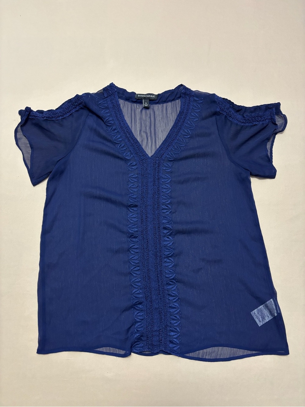 Banana Republic Factory Women's Navy Blue V-Neck Sheer Short Sleeve Blouse Small